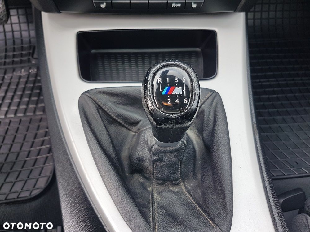 BMW Seria 3 320d Efficient Dynamics - 21