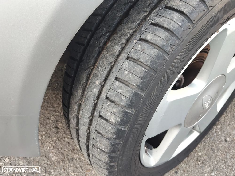 Ford Fiesta 1.4 Trend Durashift EST - 26