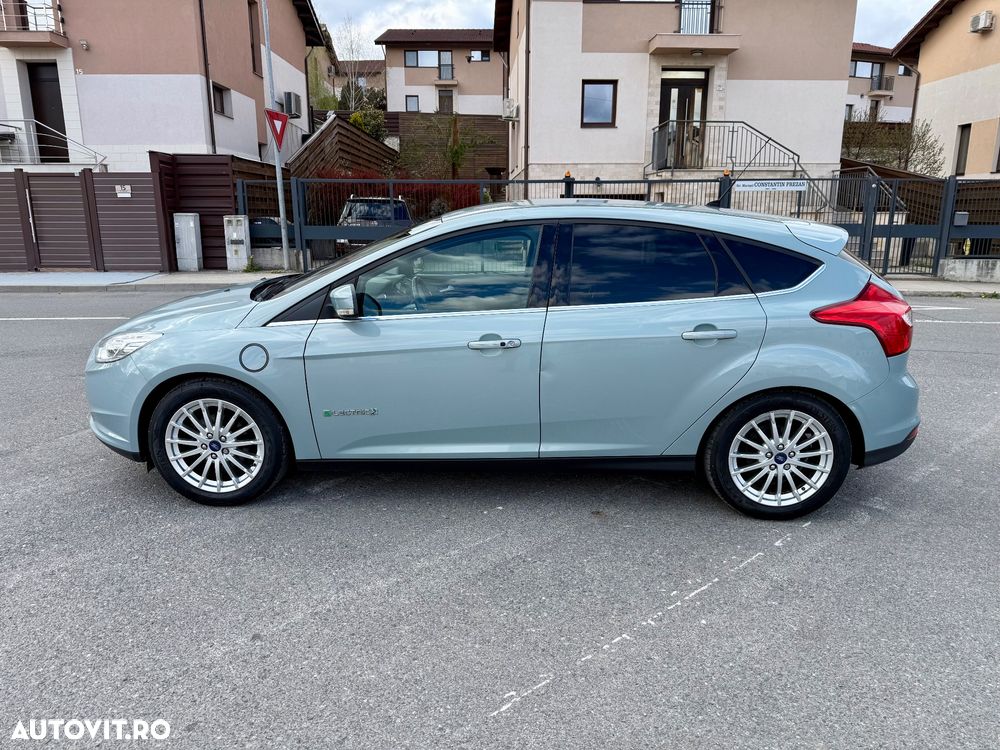 Ford Focus - 38