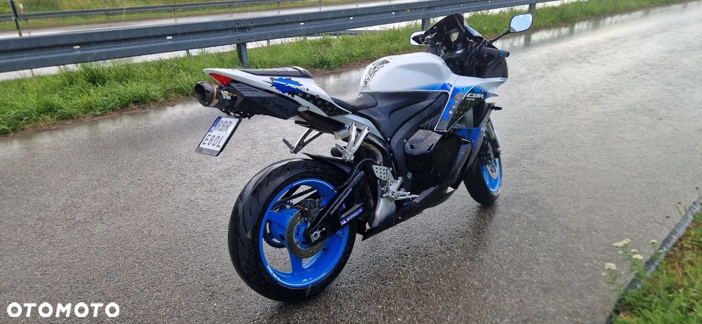 Honda CBR - 3