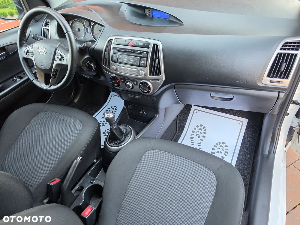 Hyundai i20 blue 1.2 Advantage+ - 28