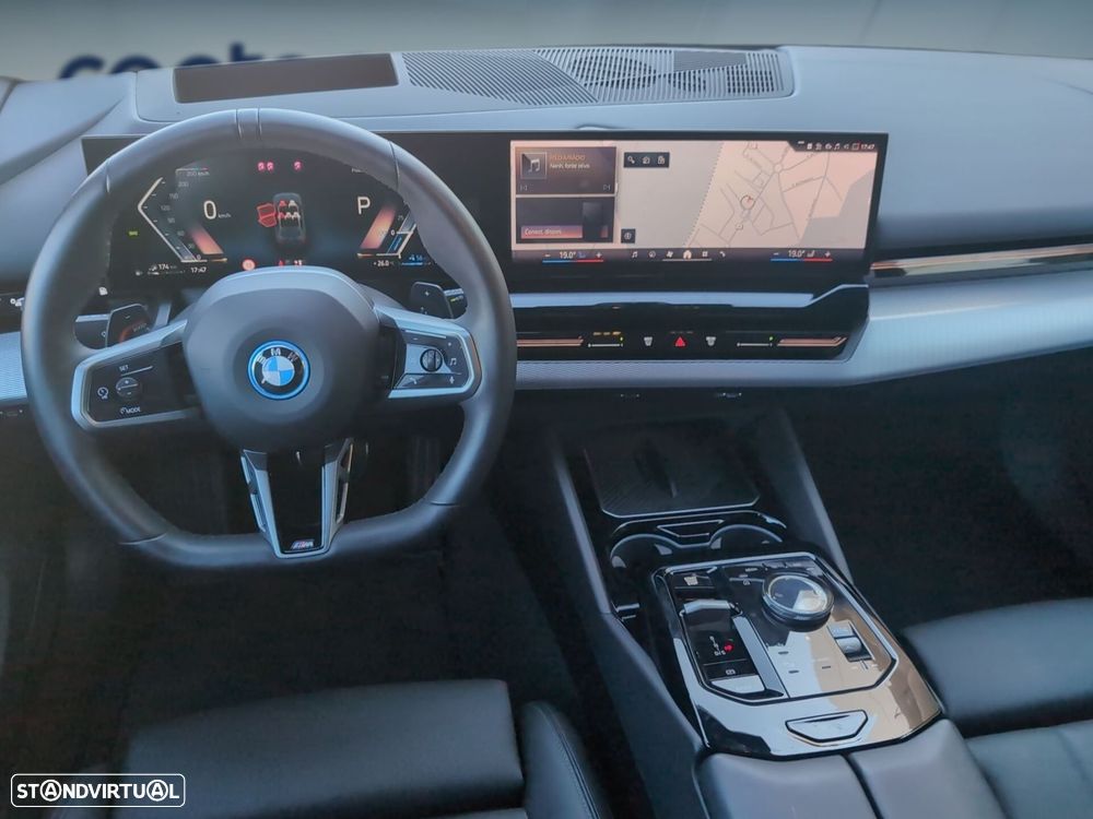 BMW 530 e xDrive Pack Desportivo M - 12