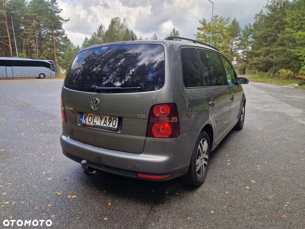 Volkswagen Touran - 2