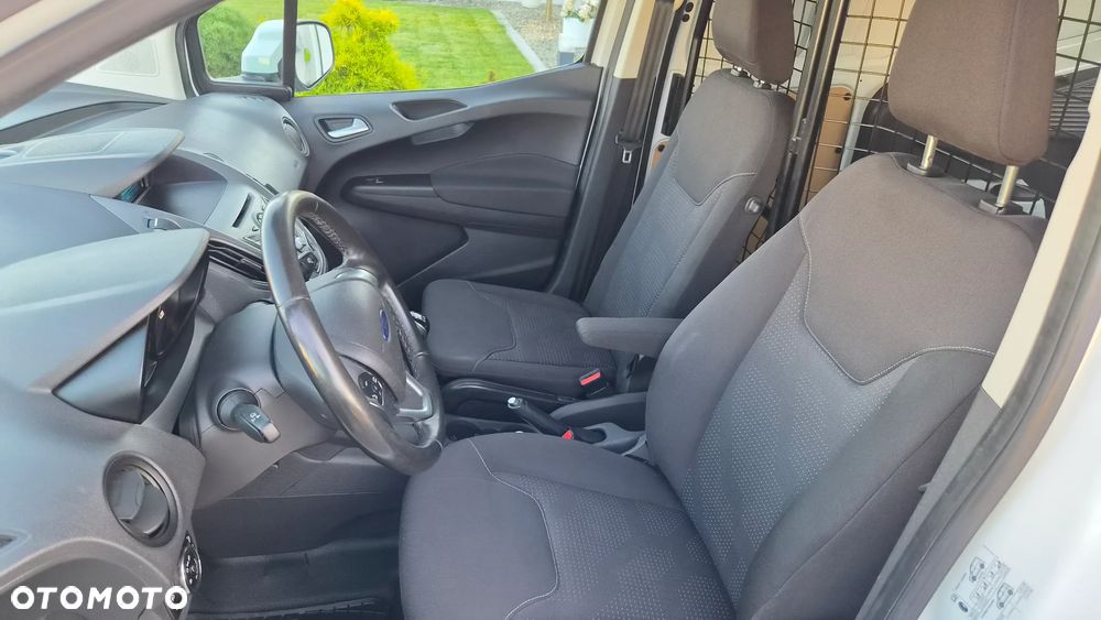 Ford Transit Courier - 8