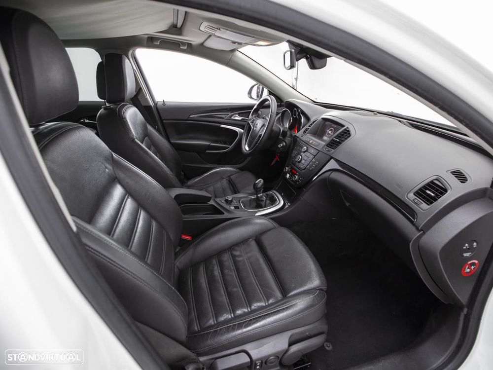 Opel Insignia Sports Tourer - 10