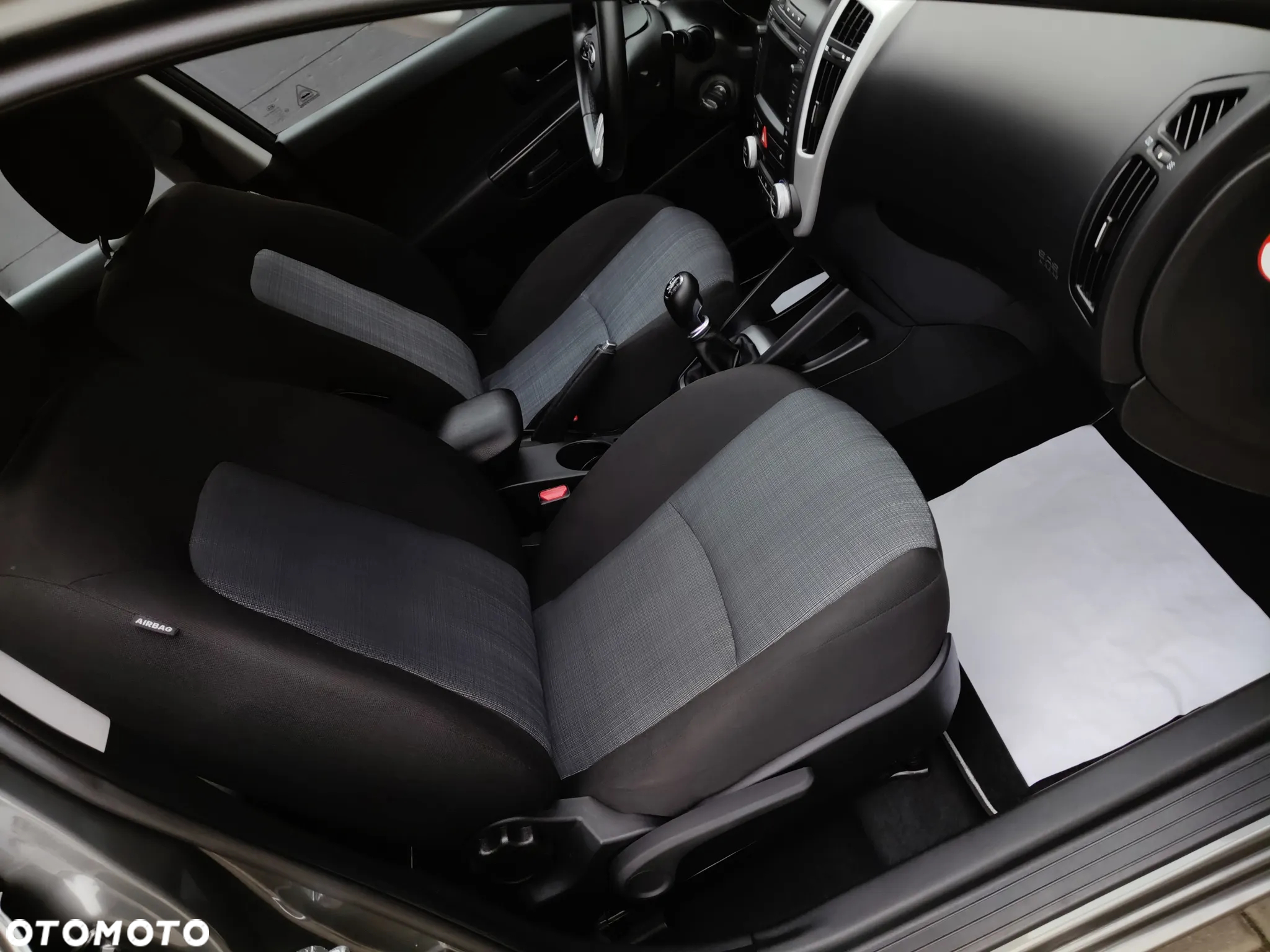 Kia Ceed 1.6 CVVT SW Spirit - 24