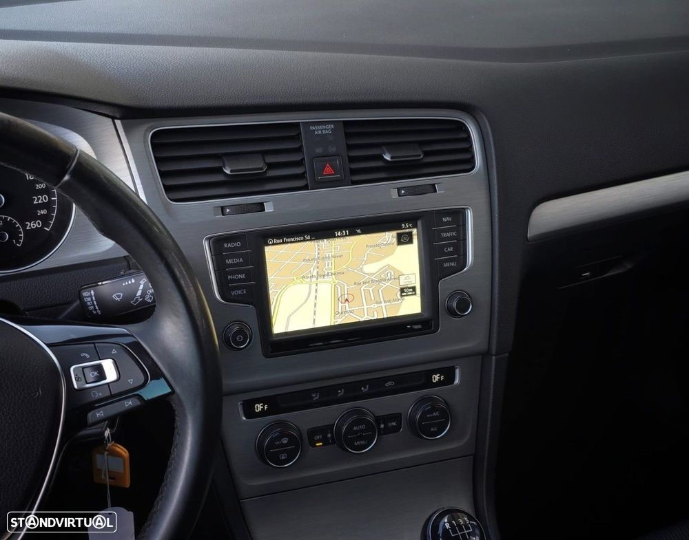 VW Golf Variant 1.6 TDi GPS Edition - 17