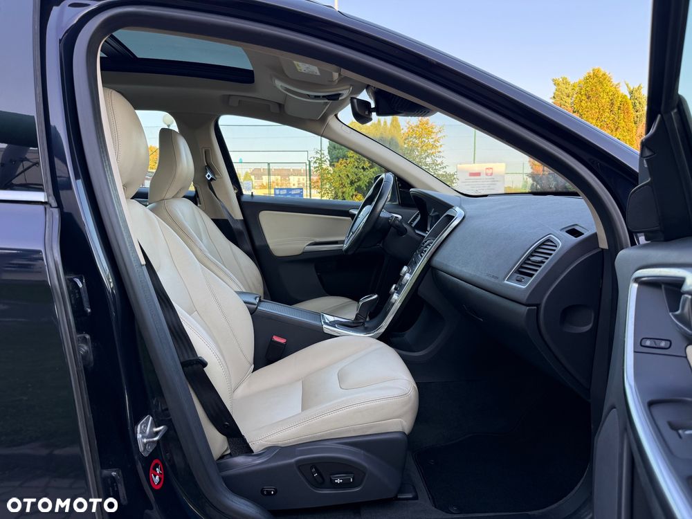 Volvo XC 60 D4 Geartronic Summum - 24