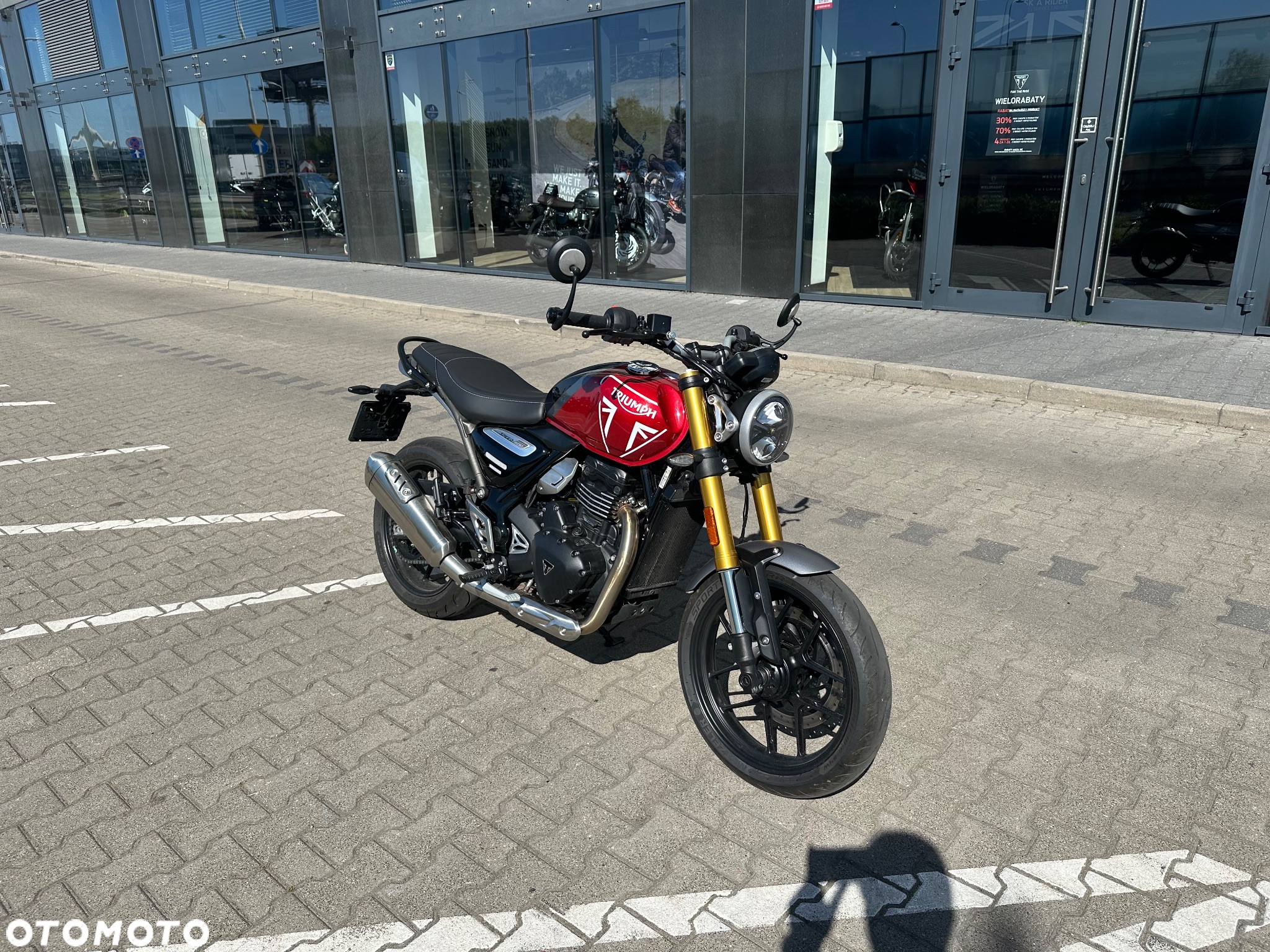 Triumph Inny - 3