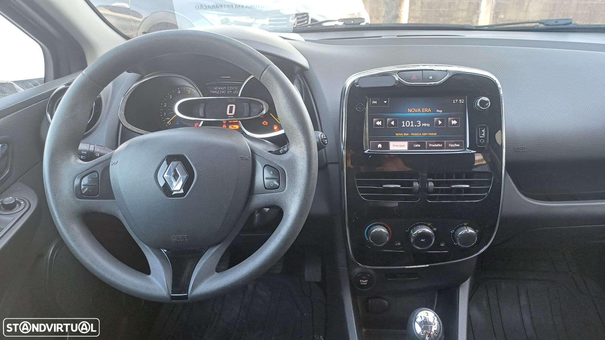 Renault Clio - 9