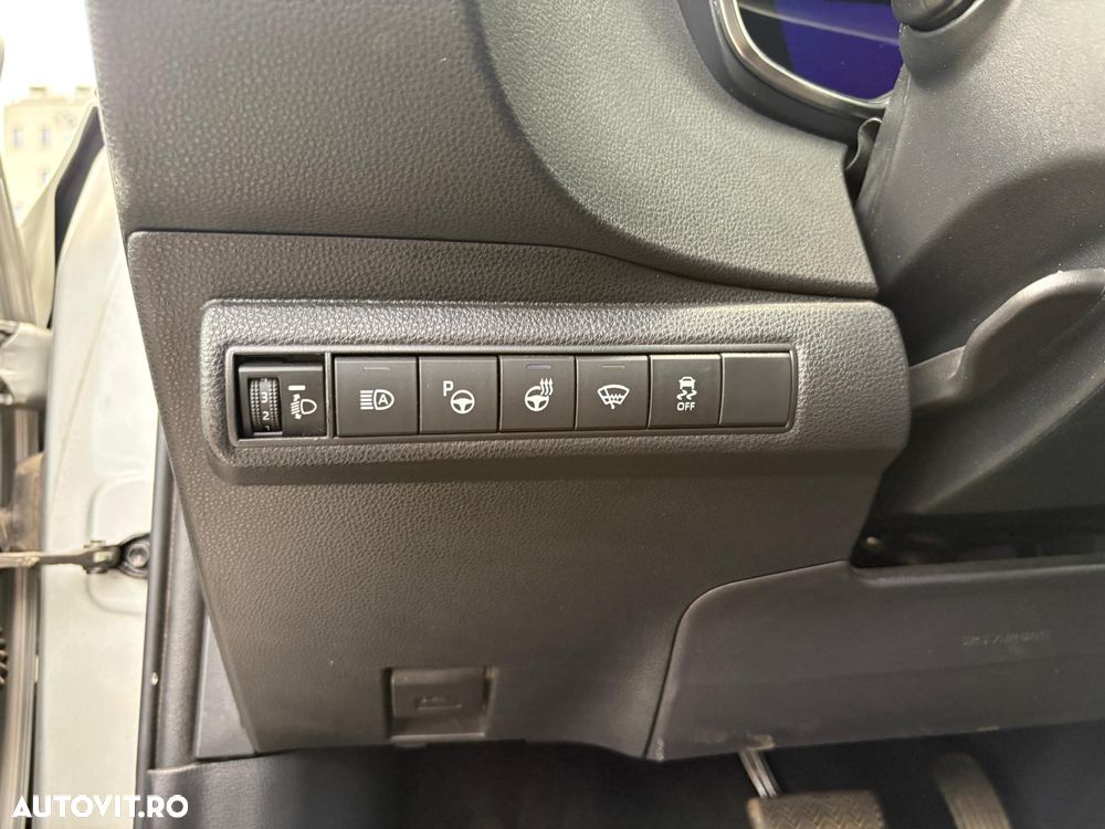 Toyota Corolla 1.8 HSD Exclusive - 32