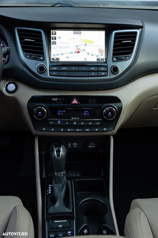 Hyundai Tucson 2.0 CRDI 4WD Automatik Premium - 12