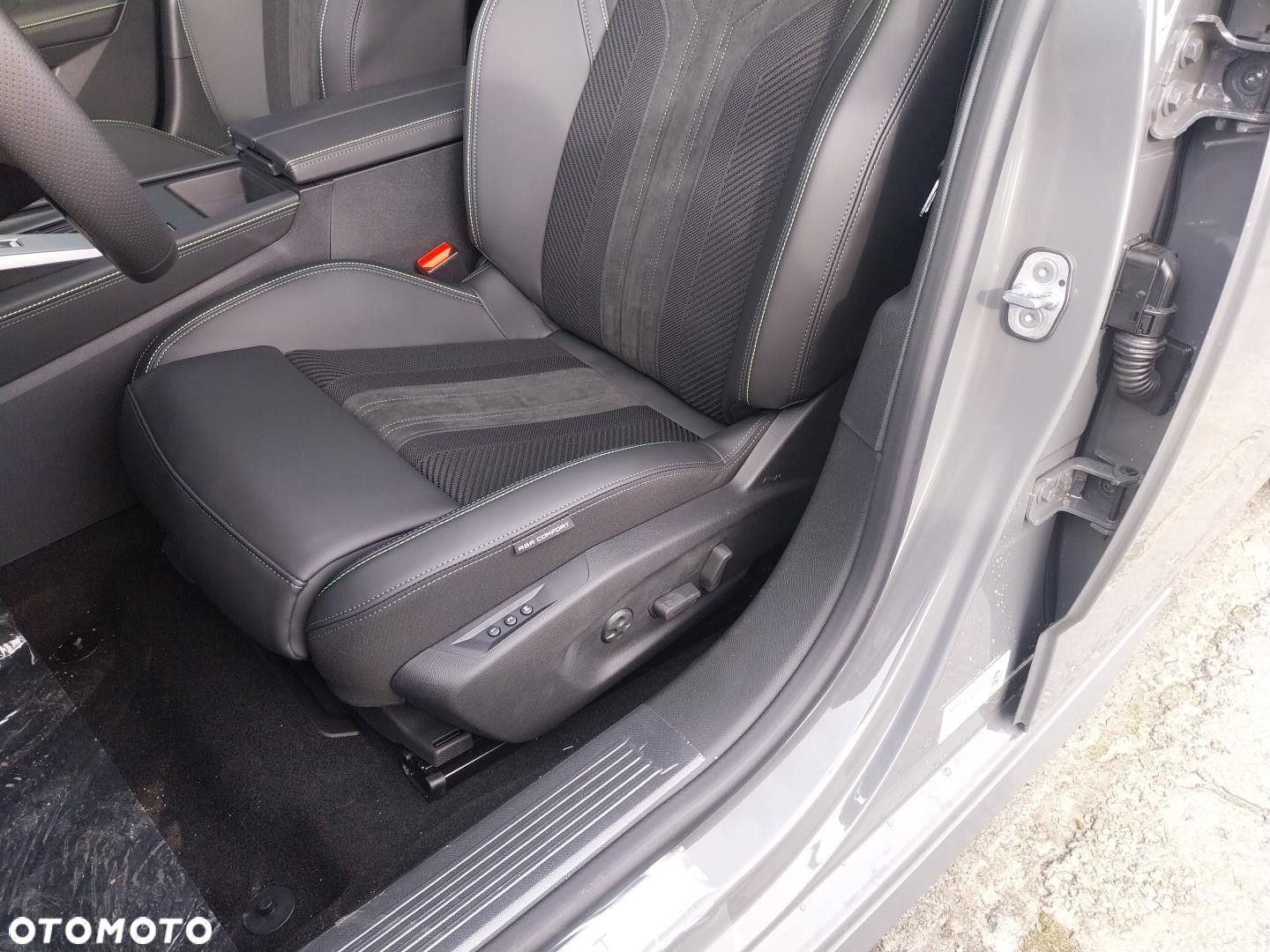 Peugeot 308 - 13
