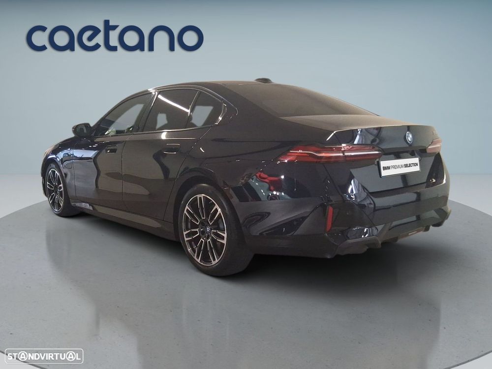 BMW 530 e Pack Desportivo M - 6