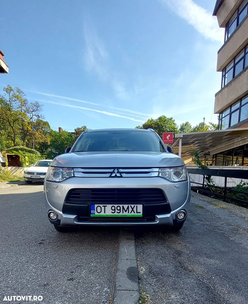 Mitsubishi Outlander - 32
