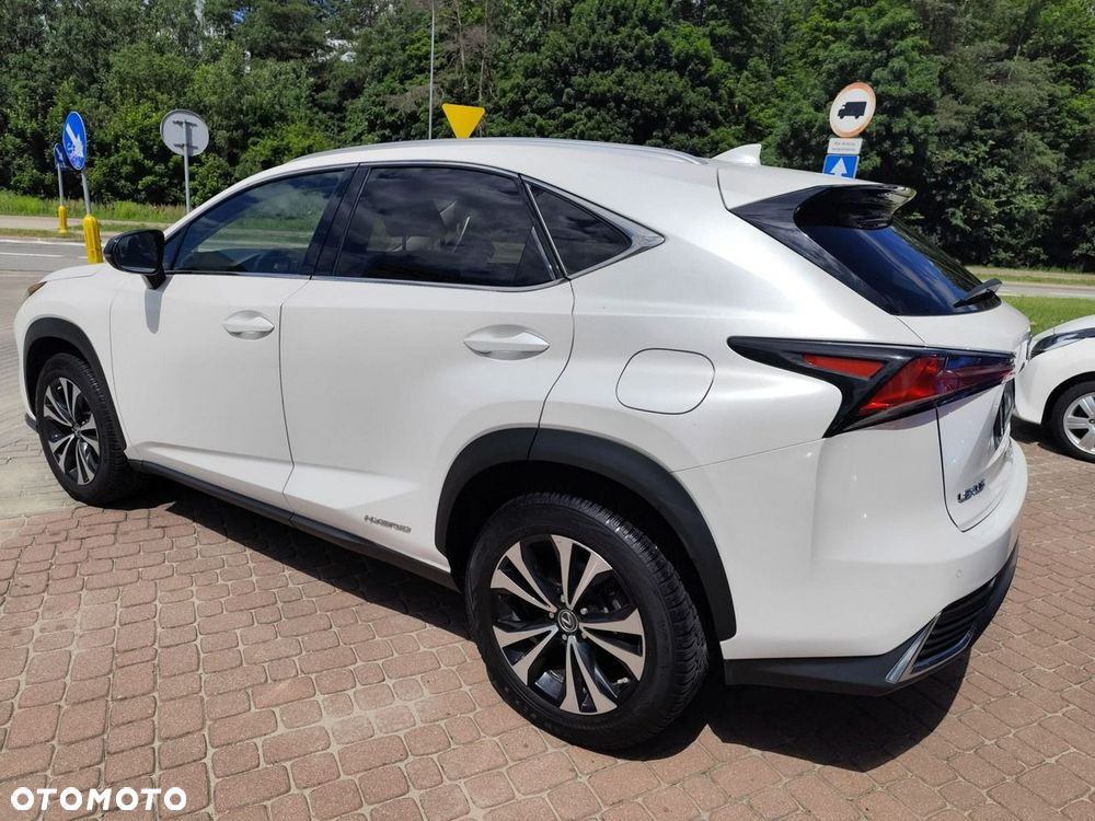 Lexus NX 300h F Impression AWD - 12