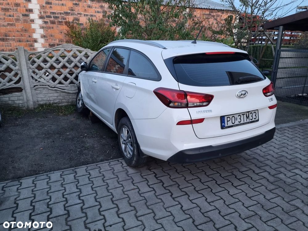 Hyundai i30 1.6 D Classic + - 3