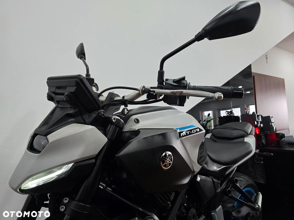 Yamaha MT - 7