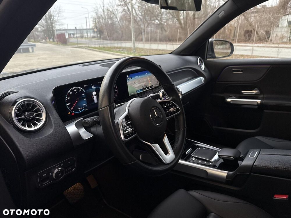 Mercedes-Benz GLB - 13
