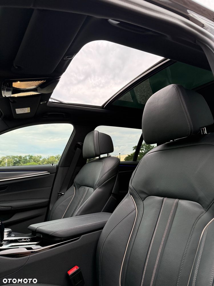 BMW Seria 5 530d mHEV M Sport sport - 13