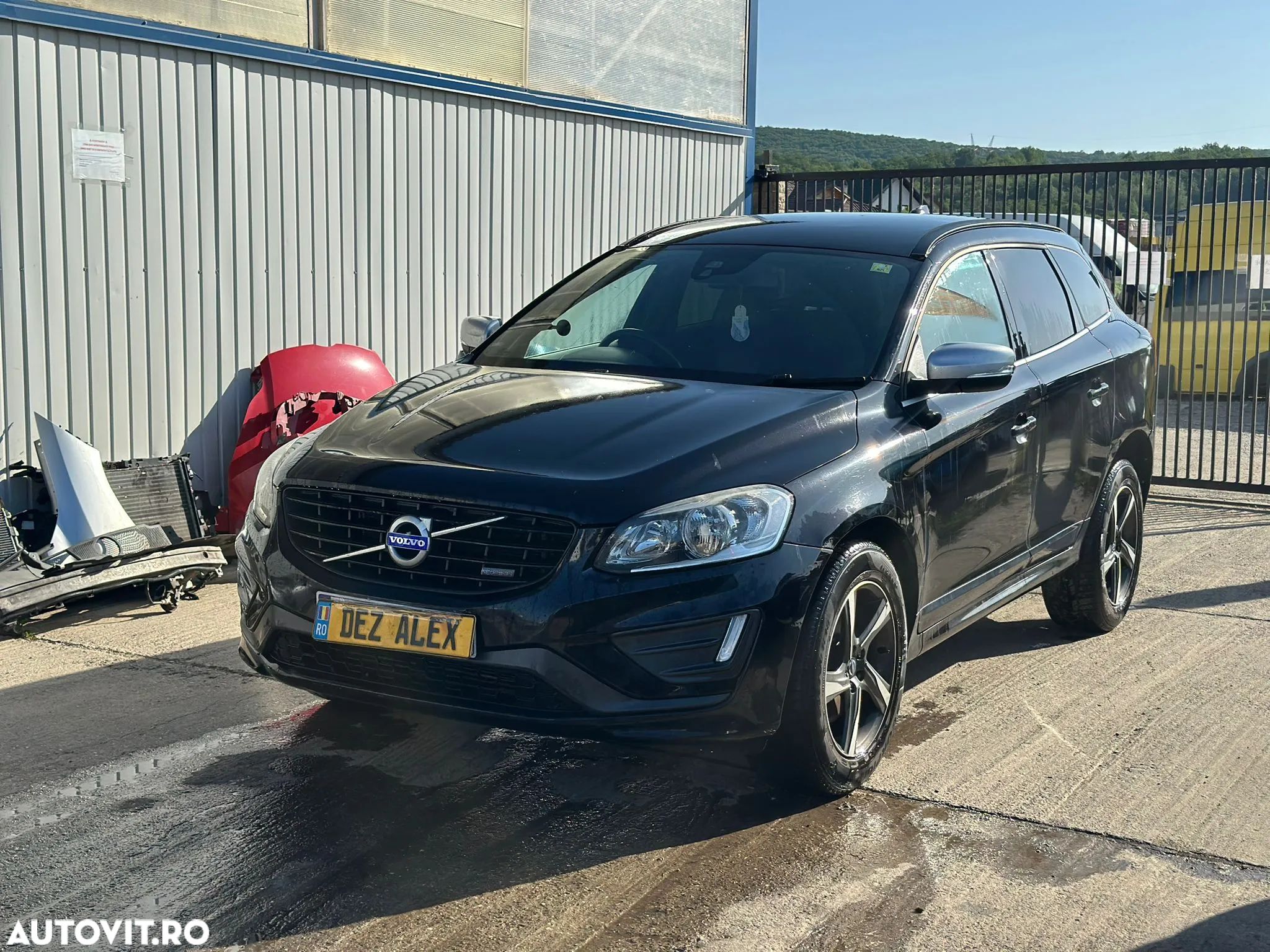 Dezmembrari Volvo XC60 R-Design 2.0 Diesel - 1