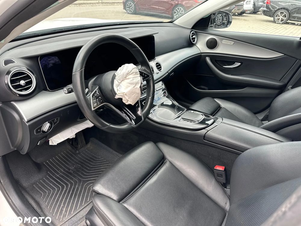 Mercedes-Benz Klasa E 220 d 4Matic 9G-TRONIC - 11