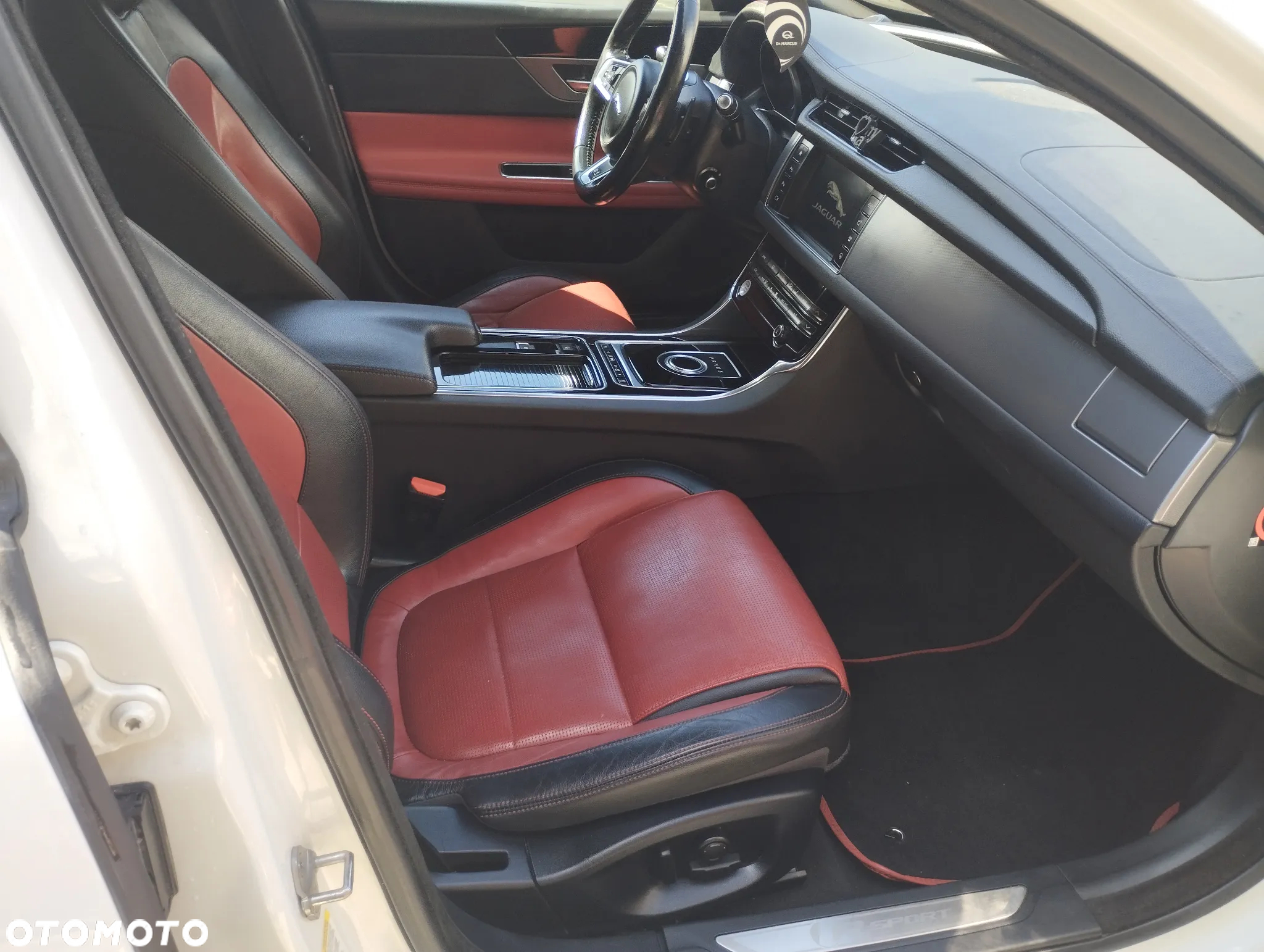Jaguar XF 3.0 V6 AWD S - 11