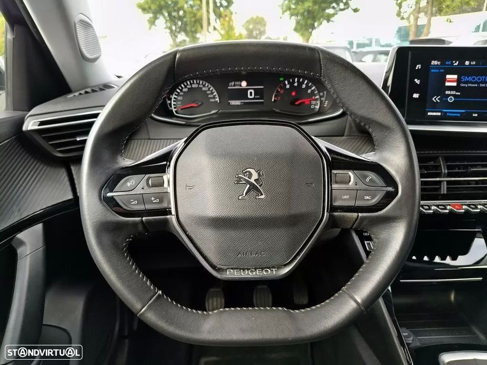 Peugeot 2008 1.2 PureTech Allure - 23
