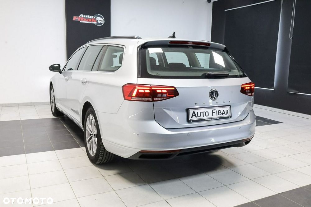 Volkswagen Passat - 8