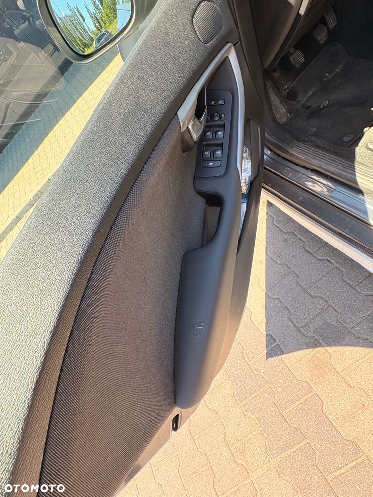 Volvo V40 D3 Momentum - 6