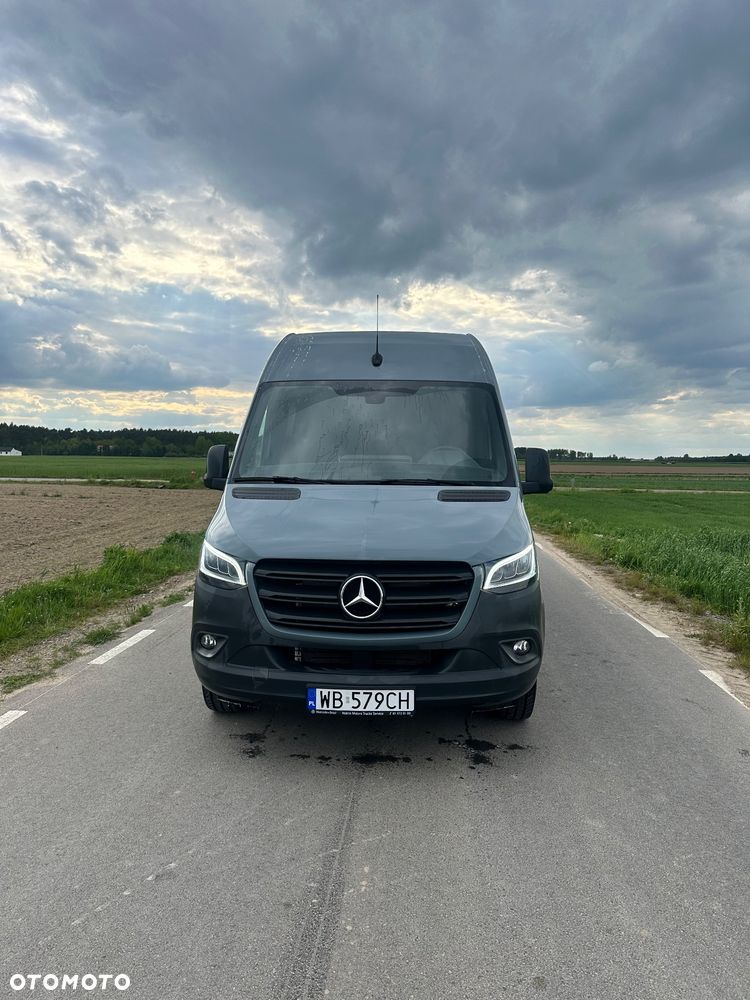 Mercedes-Benz Sprinter - 2
