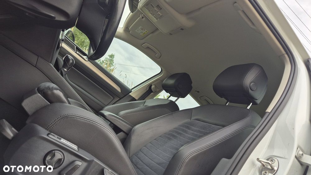 Volkswagen Passat - 13