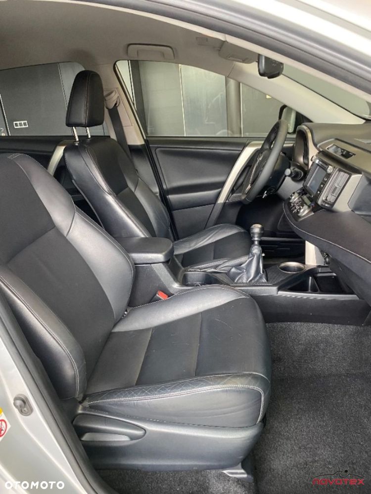 Toyota RAV4 - 11
