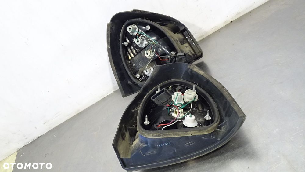 LAMPA LEWA PRAWA TYLNA AUDI A3 8L 1.8 - 11