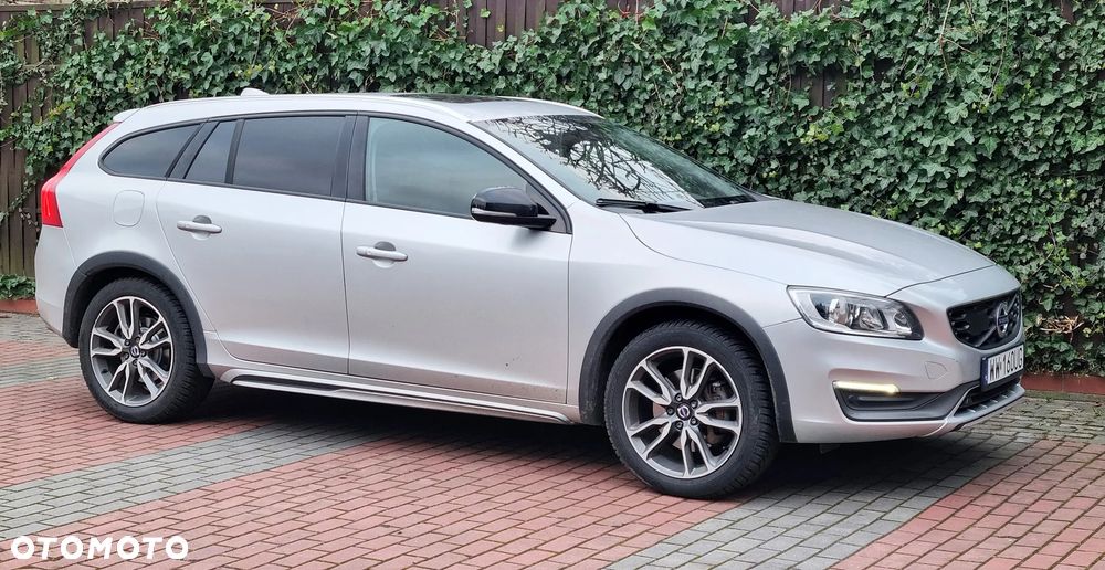 Volvo V60 Cross Country T5 AWD Summum - 2