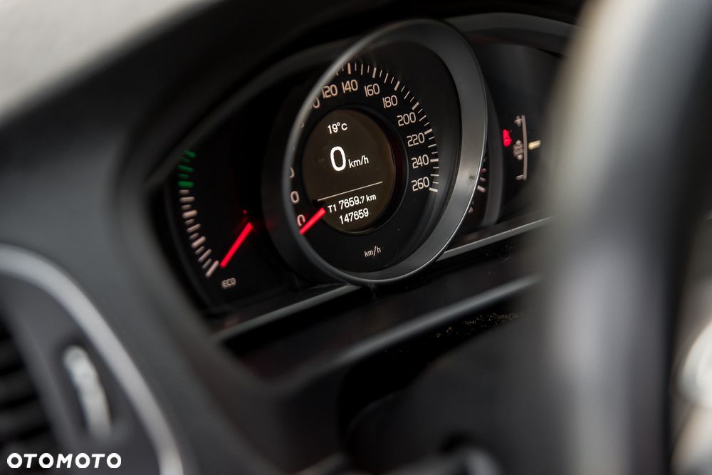 Volvo V40 D2 Drive-E Momentum - 20