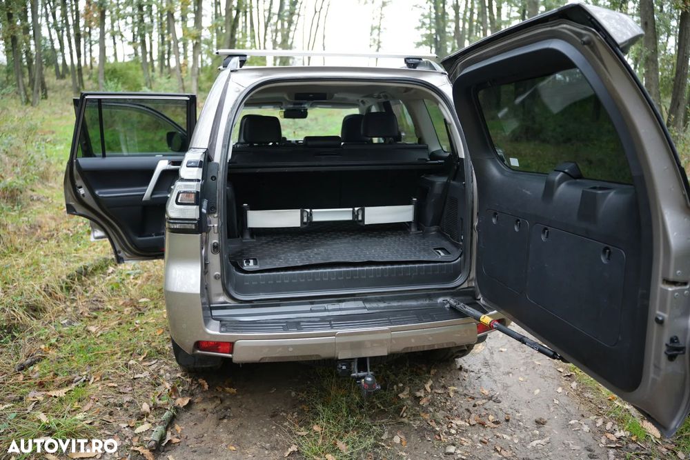 Toyota Land Cruiser - 5