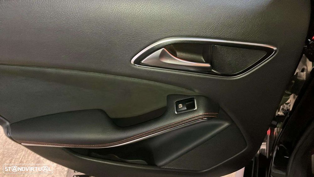 Mercedes-Benz A 45 AMG 4-Matic - 20