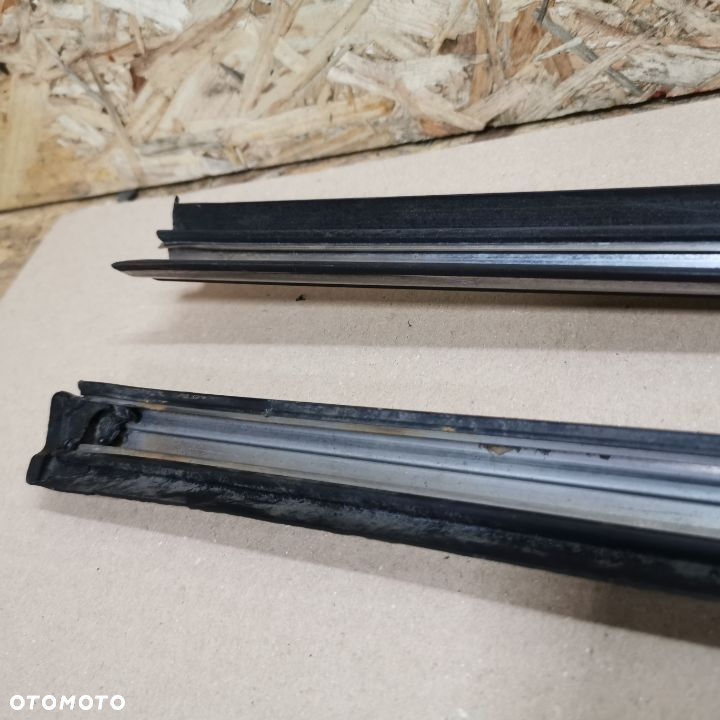 BMW E24 635CSI REKIN EUROPA LISTWY PROGOWE PRAWA/LEWA NR. 51131839489 OEM - 16