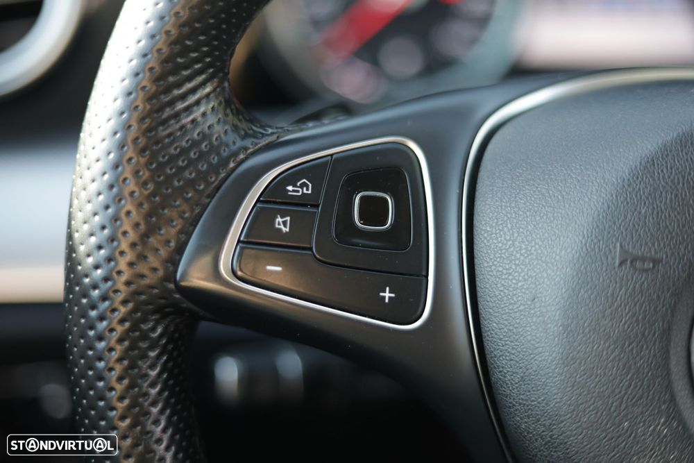 Mercedes-Benz E 220 d Avantgarde - 16