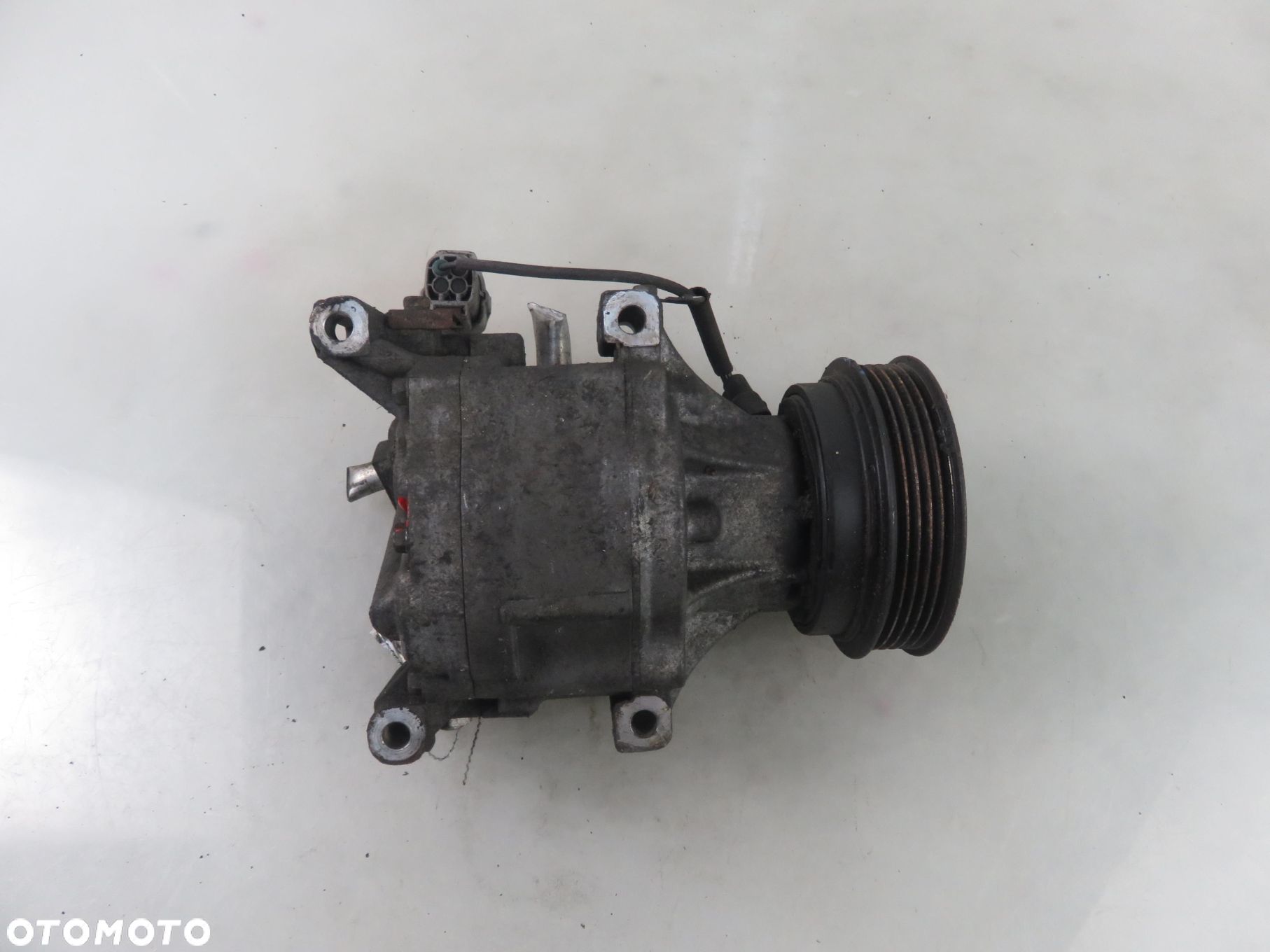 KOMPRESOR KLIMATYZACJI TOYOTA COROLLA E12 2.0 D-4D 4472206360 - 1