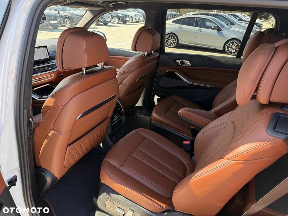 BMW X7 - 27