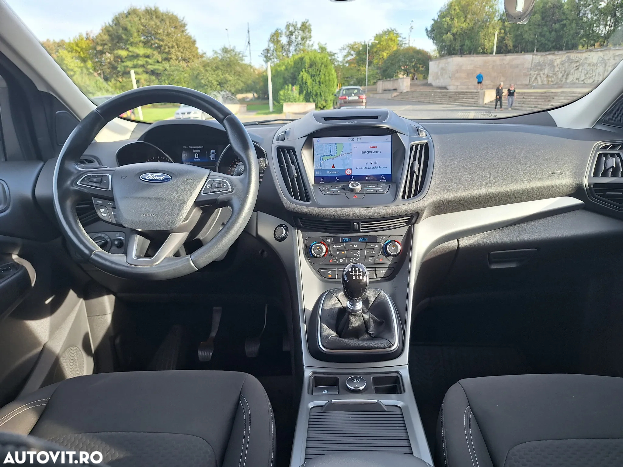 Ford Kuga - 10