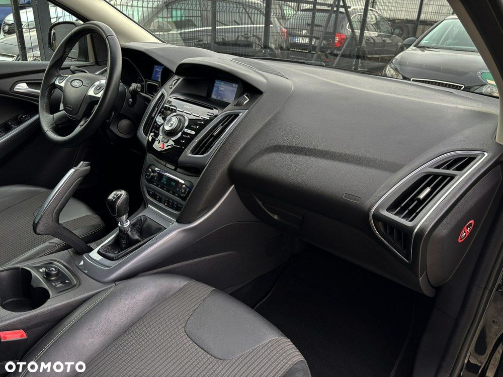 Ford Focus 1.6 EcoBoost Titanium - 32