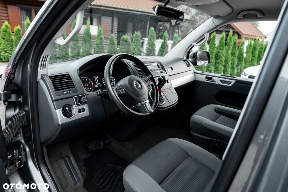 Volkswagen Multivan - 17