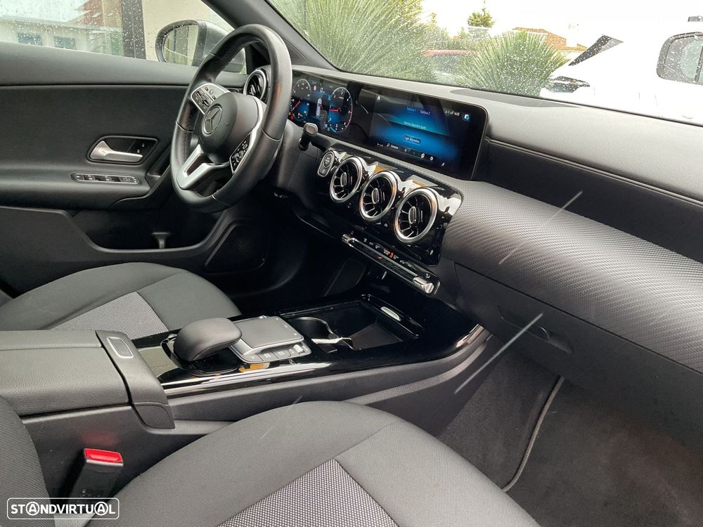 Mercedes-Benz CLA 180 d Shooting Brake Business Solutions Aut. - 34