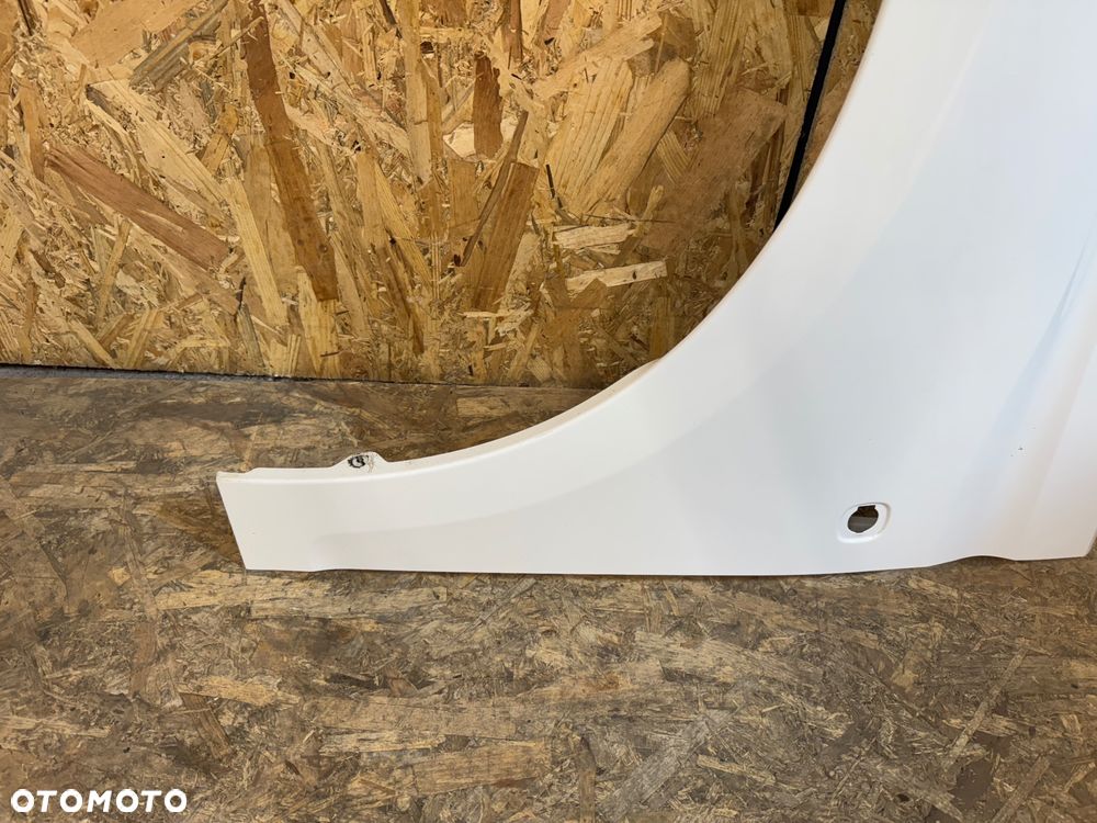 Przedni lewy błotnik Volkswagen caddy 2k7 - 4