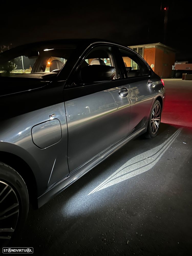 BMW 330 e Aut. M Sport - 22