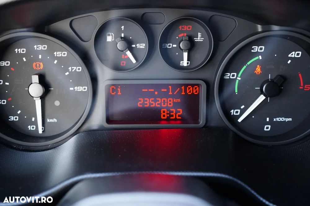 Iveco DAILY 35-130 / FRIGIDAR / CAMION TRANSPORT XARIOS 200 UNITĂȚI / IMPORTAT - 39