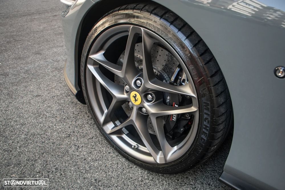 Ferrari Roma 3.9 Twin-Turbo V8 - 7
